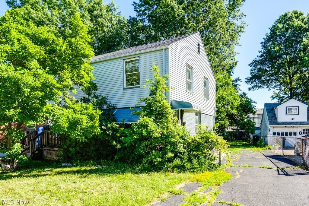 1445 Sulzer Avenue Property Photo 1