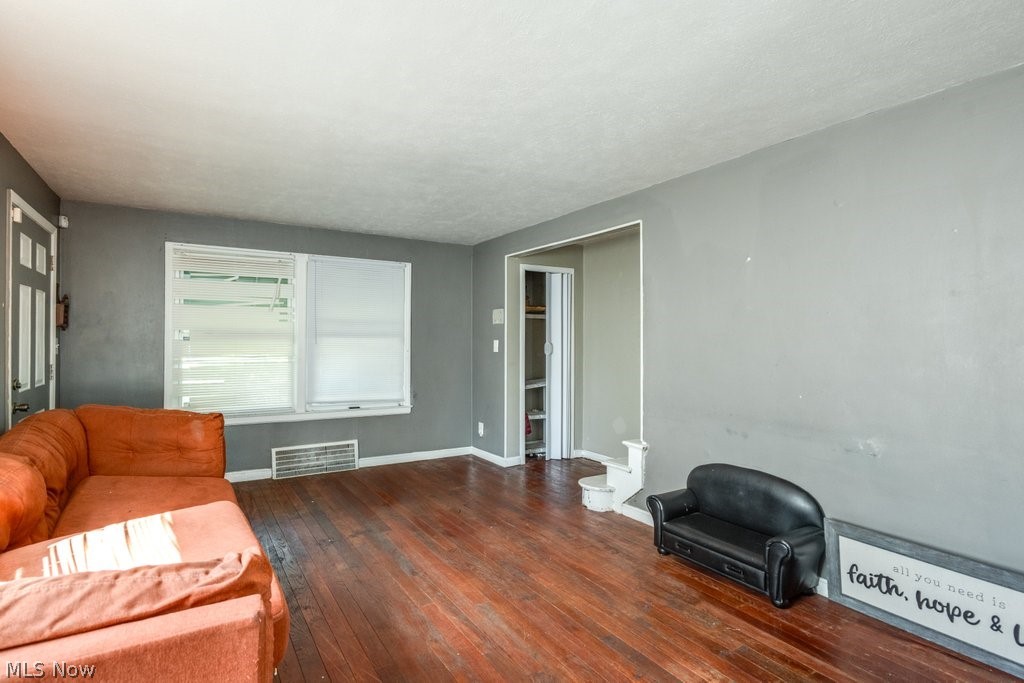1445 Sulzer Avenue Property Photo 8