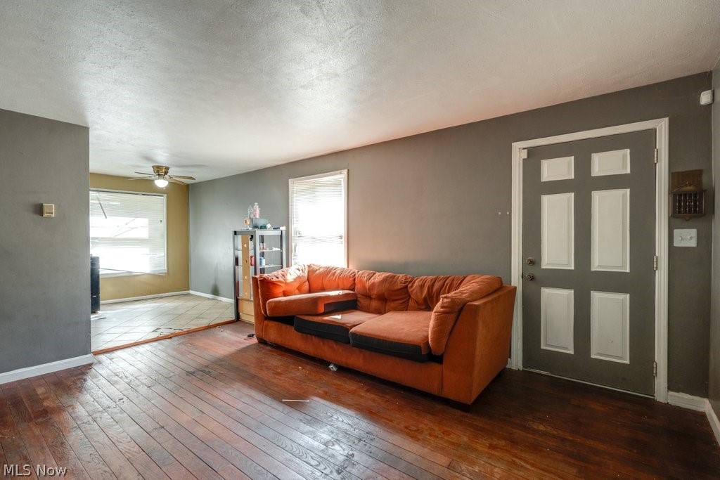 1445 Sulzer Avenue Property Photo 9