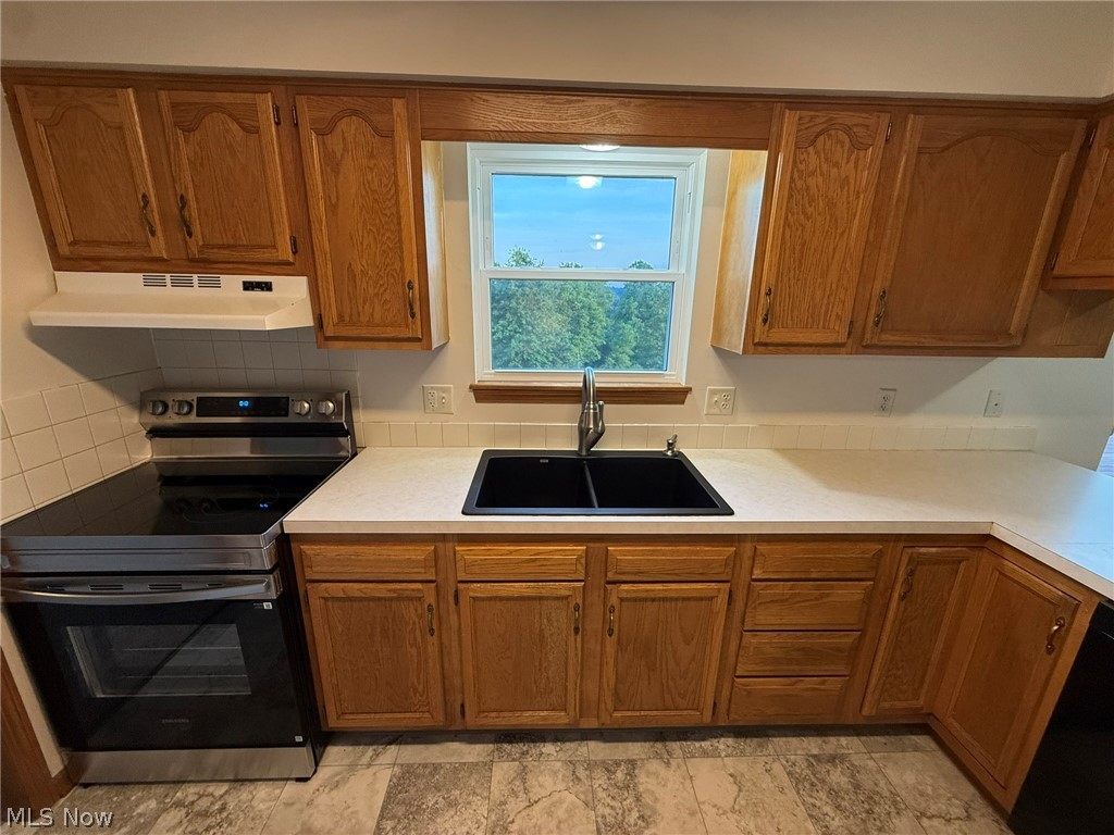 9724 Lafont Circle Ne Property Photo 13