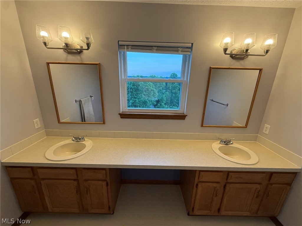 9724 Lafont Circle Ne Property Photo 30