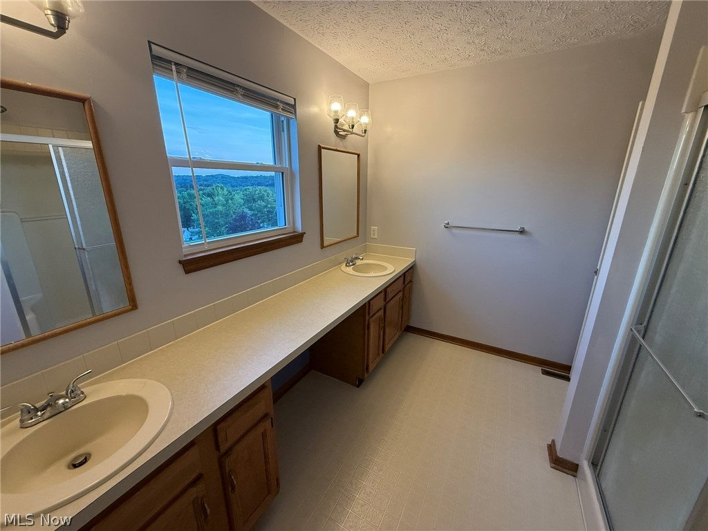 9724 Lafont Circle Ne Property Photo 33