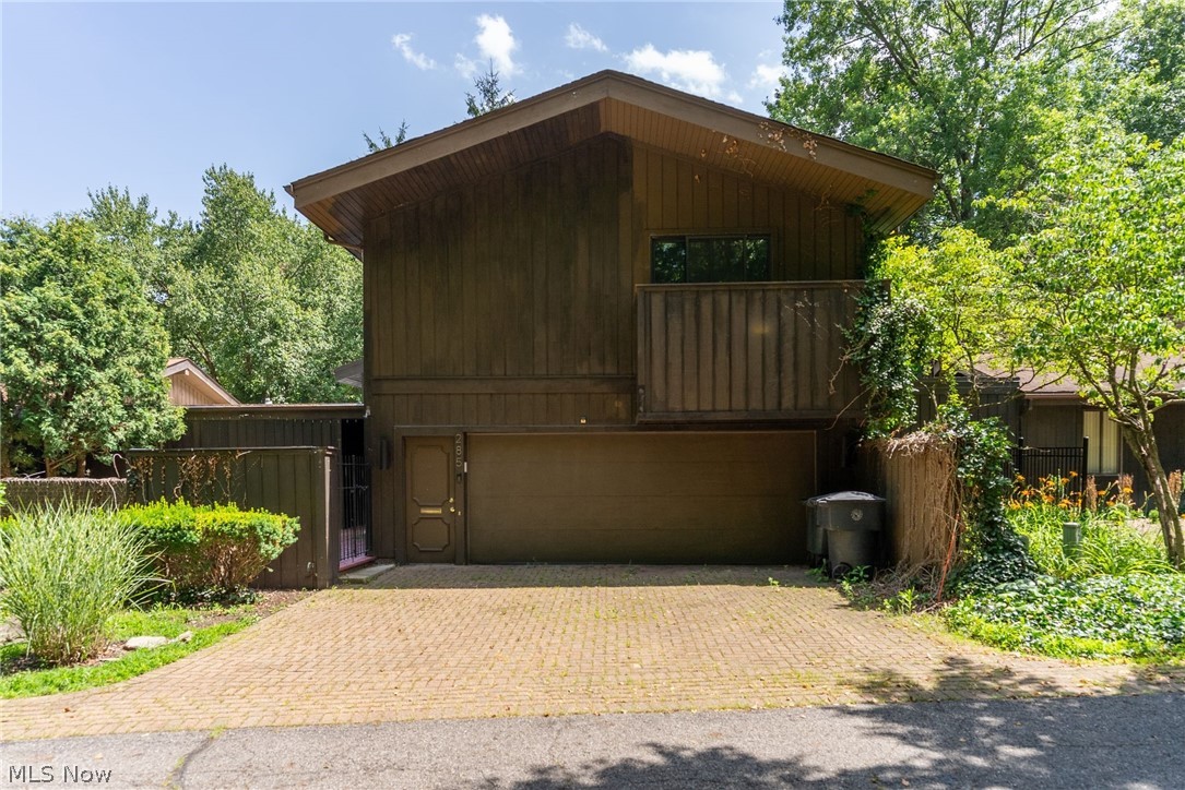 285 North Road NE