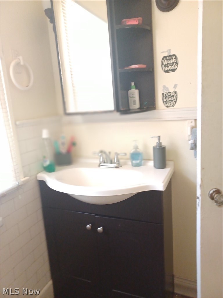 918 Winona Drive Property Photo 9