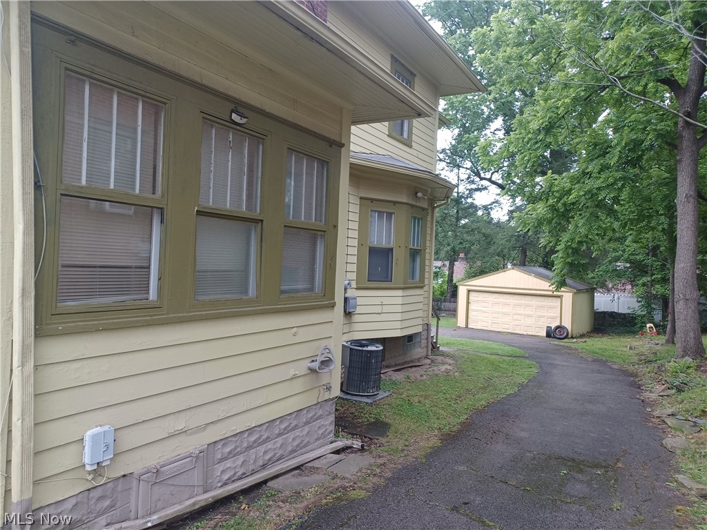 918 Winona Drive Property Photo 11