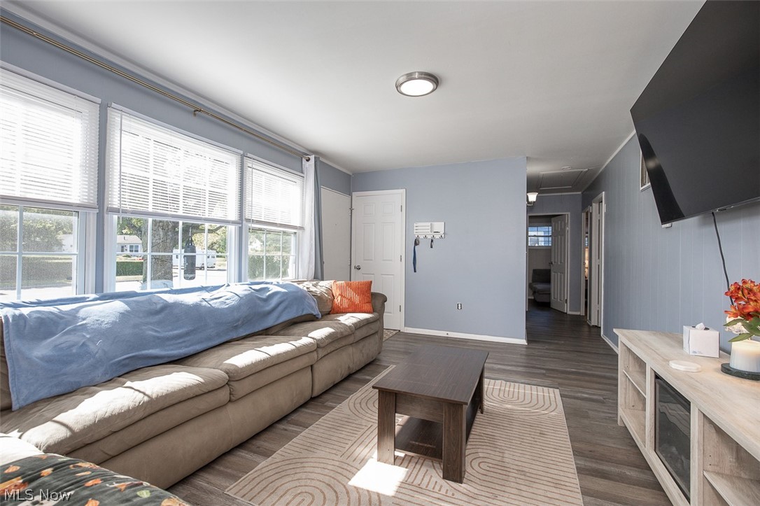 4144 Riverside Drive Property Photo 3