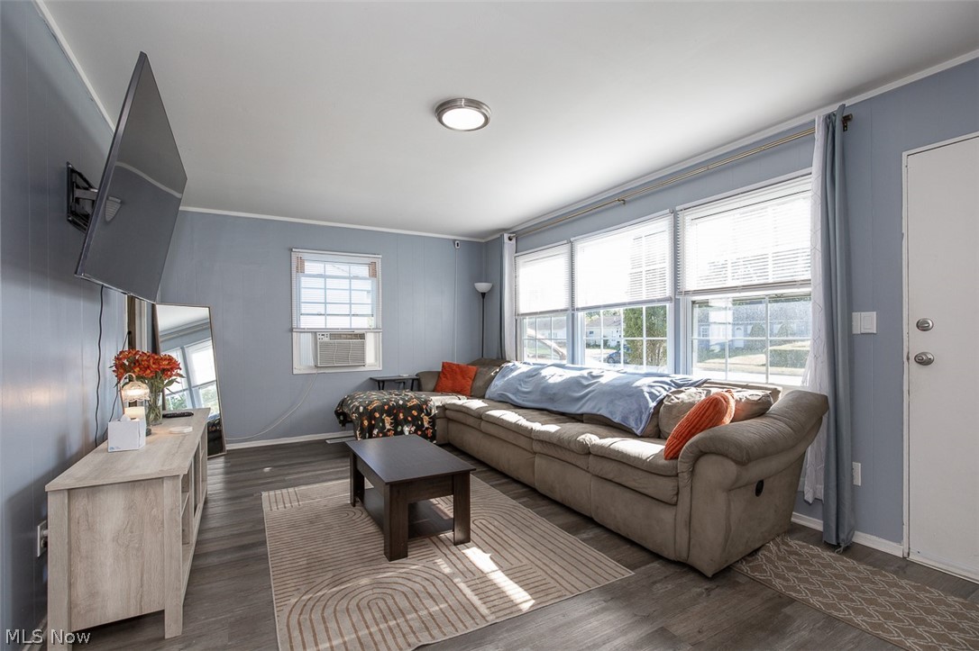 4144 Riverside Drive Property Photo 4