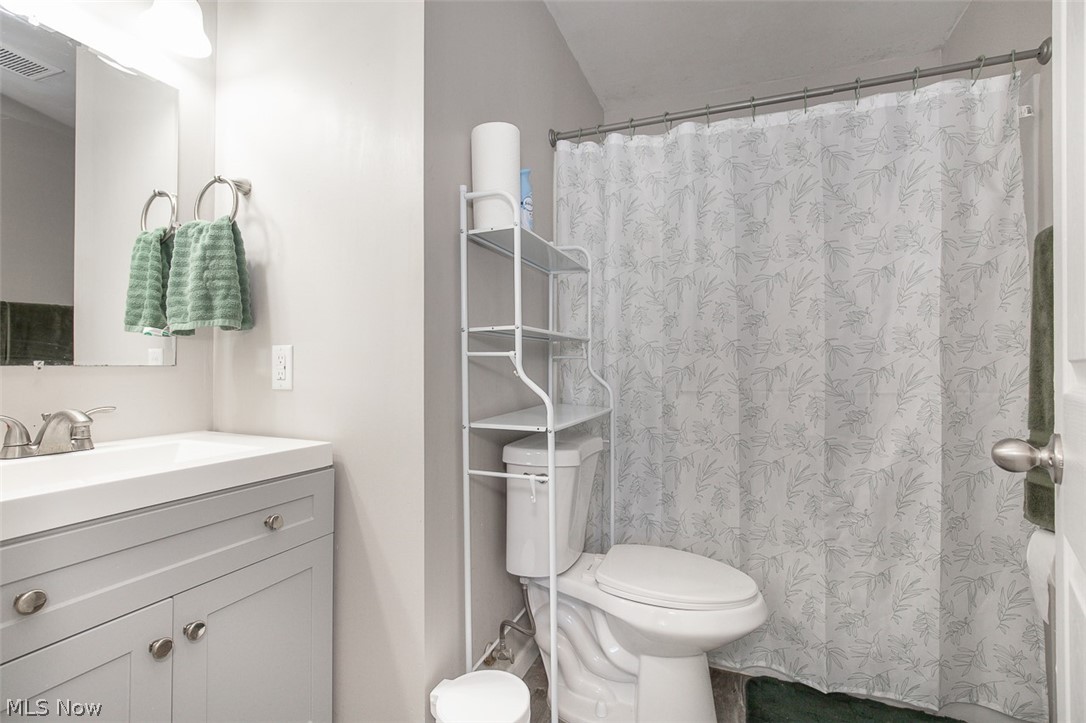 4144 Riverside Drive Property Photo 9