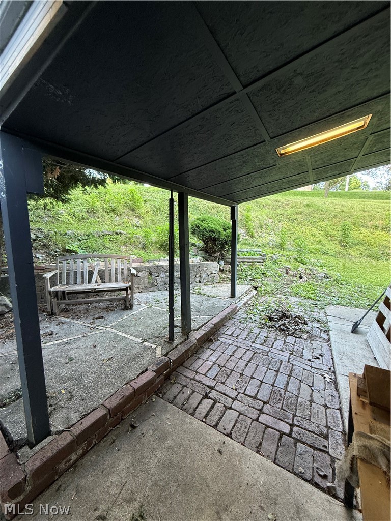 201 Center Street Property Photo 8