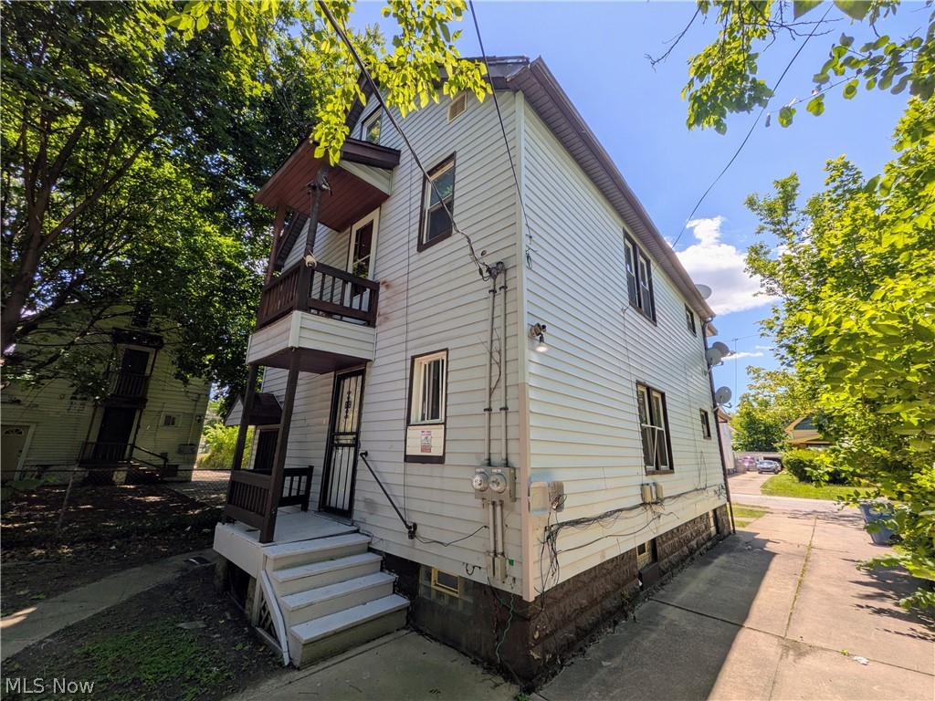 12905 Griffing Avenue Property Photo 3