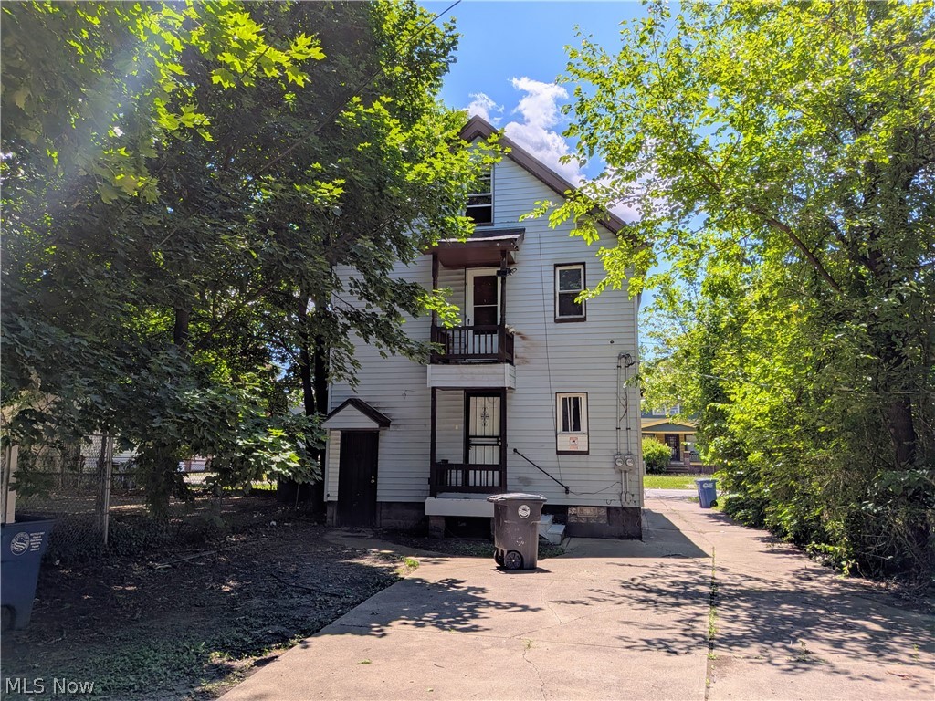 12905 Griffing Avenue Property Photo 4