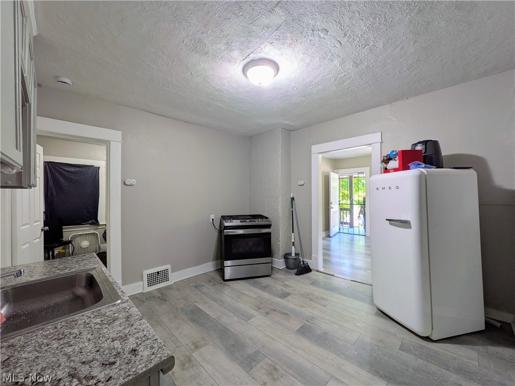 12905 Griffing Avenue Property Photo 23
