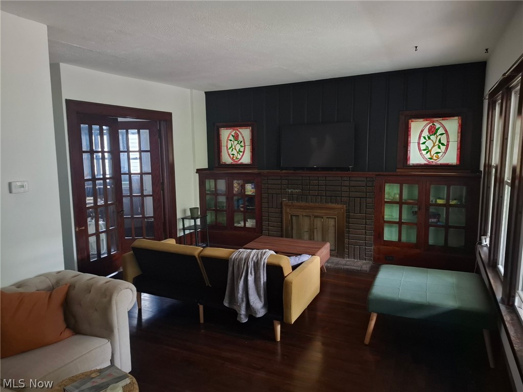 829 Elmore Avenue Property Photo 2