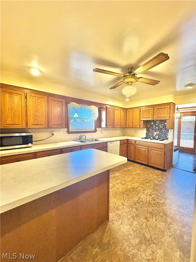 1407 W Valentine Circle Nw Property Photo 3
