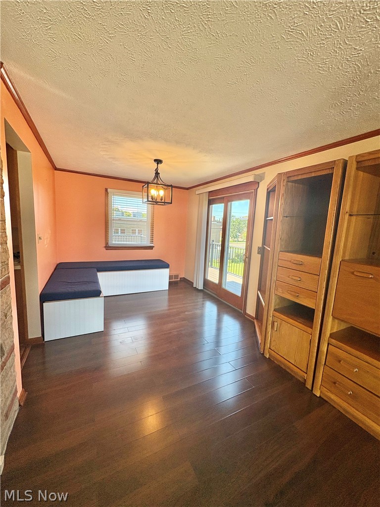 1407 W Valentine Circle Nw Property Photo 6