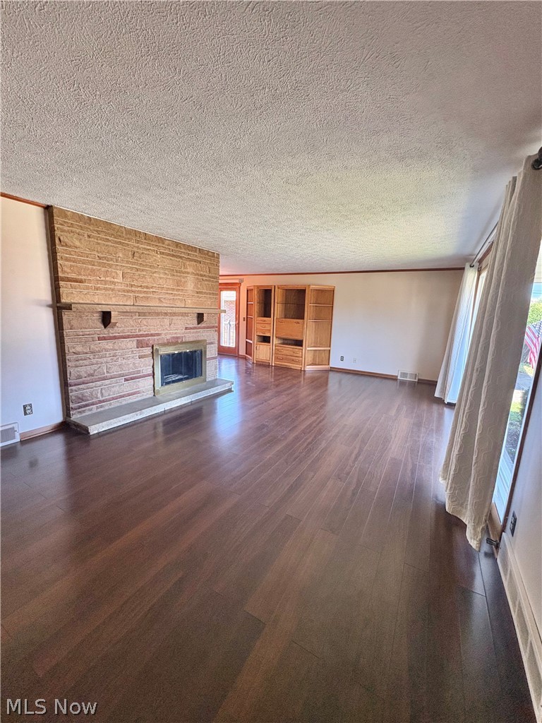 1407 W Valentine Circle Nw Property Photo 8