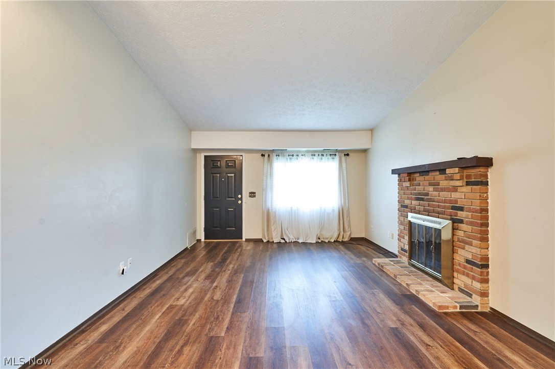 939 Kirkwall Drive Property Photo 6