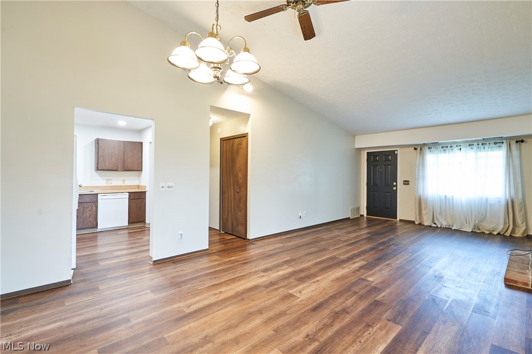 939 Kirkwall Drive Property Photo 8