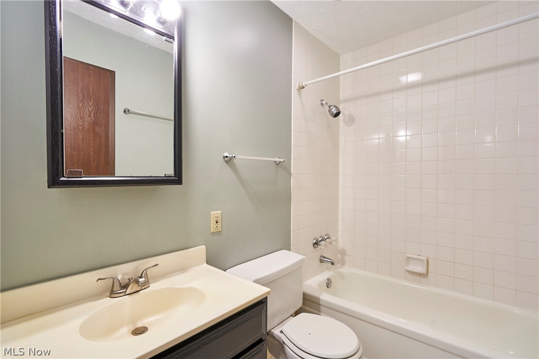 939 Kirkwall Drive Property Photo 23