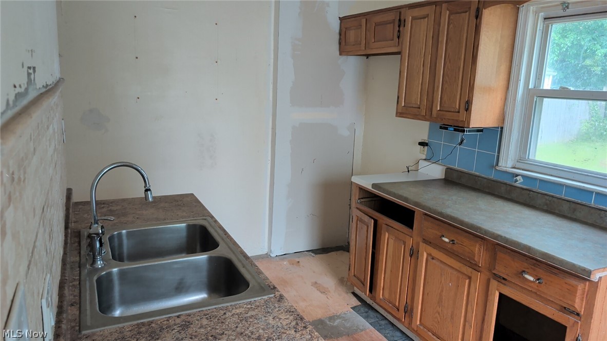 1663 Highview Avenue Property Photo 4