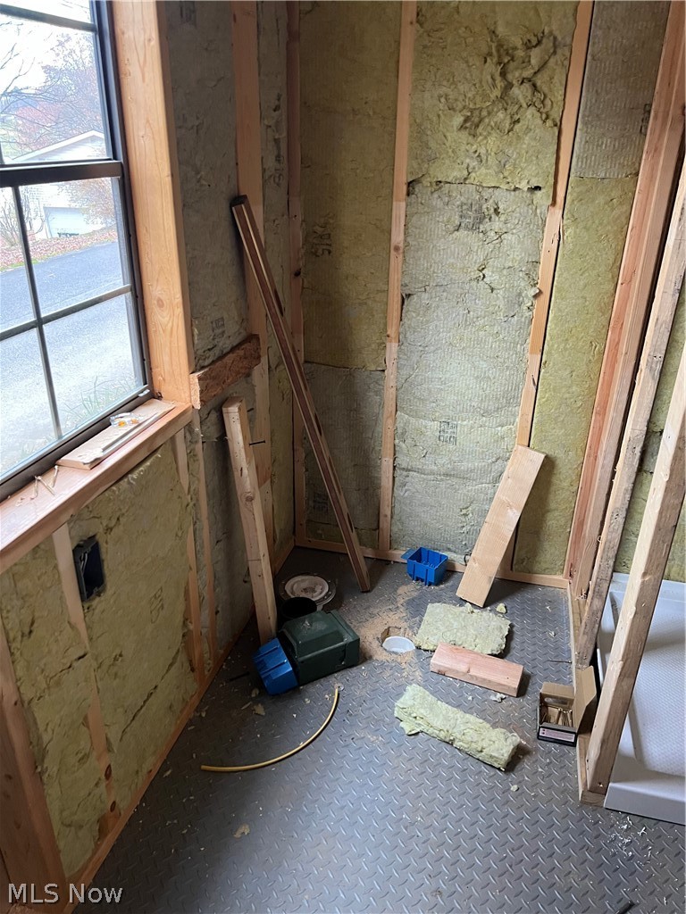 6189 Lakeview Drive Property Photo 5