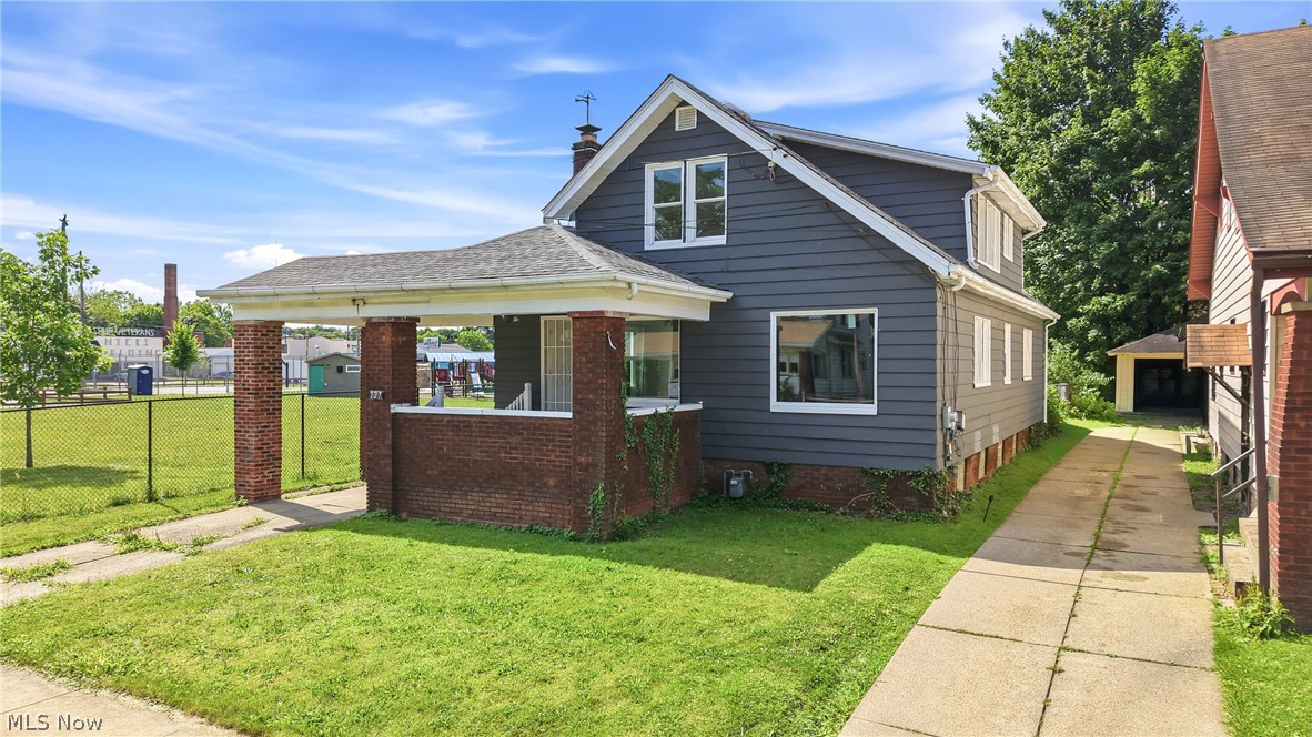 727 W Laclede Avenue Property Photo 2