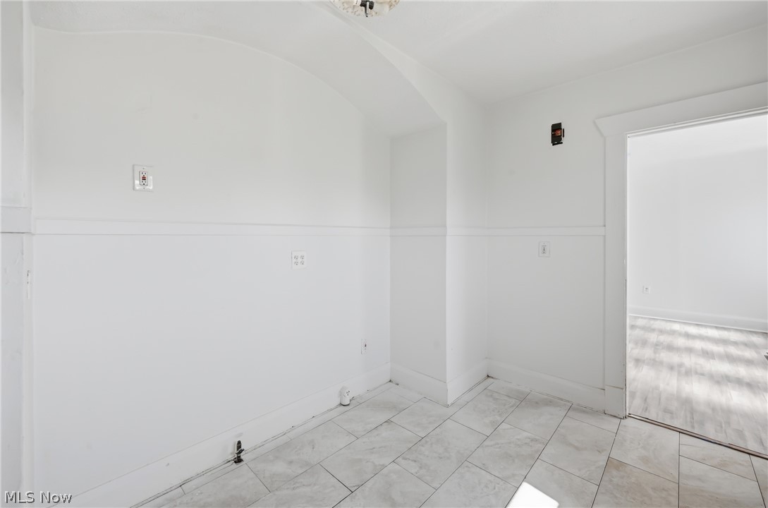 727 W Laclede Avenue Property Photo 13