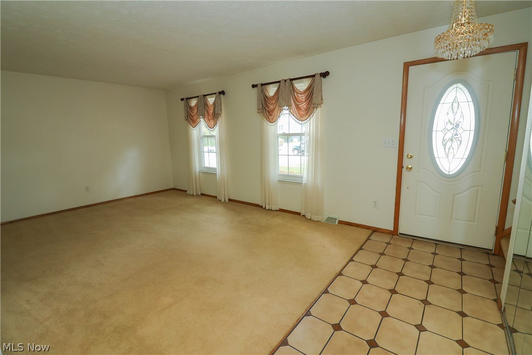 537 Howells Court Property Photo 2