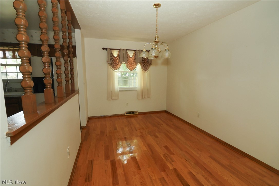 537 Howells Court Property Photo 5