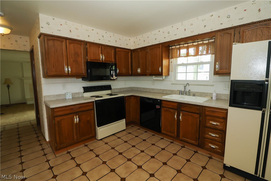 537 Howells Court Property Photo 8