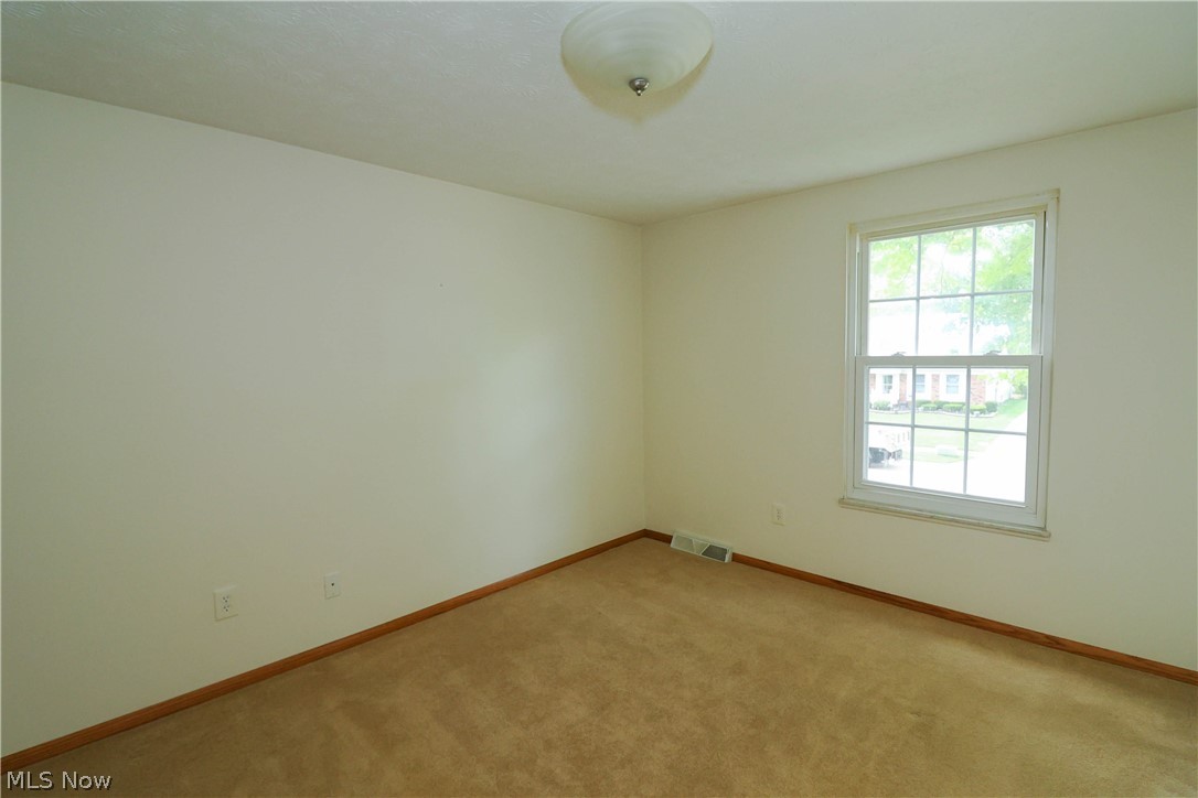 537 Howells Court Property Photo 19