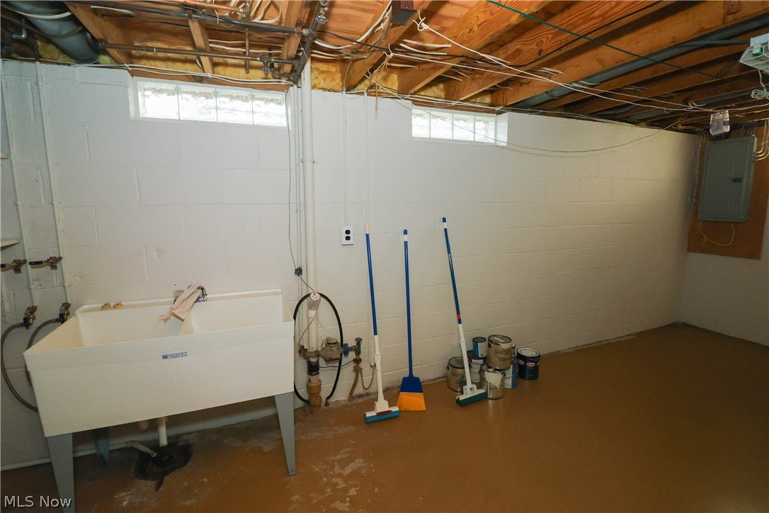 537 Howells Court Property Photo 24