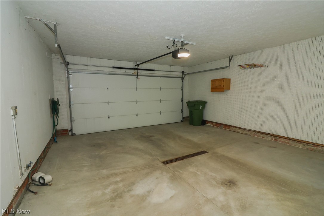 537 Howells Court Property Photo 26