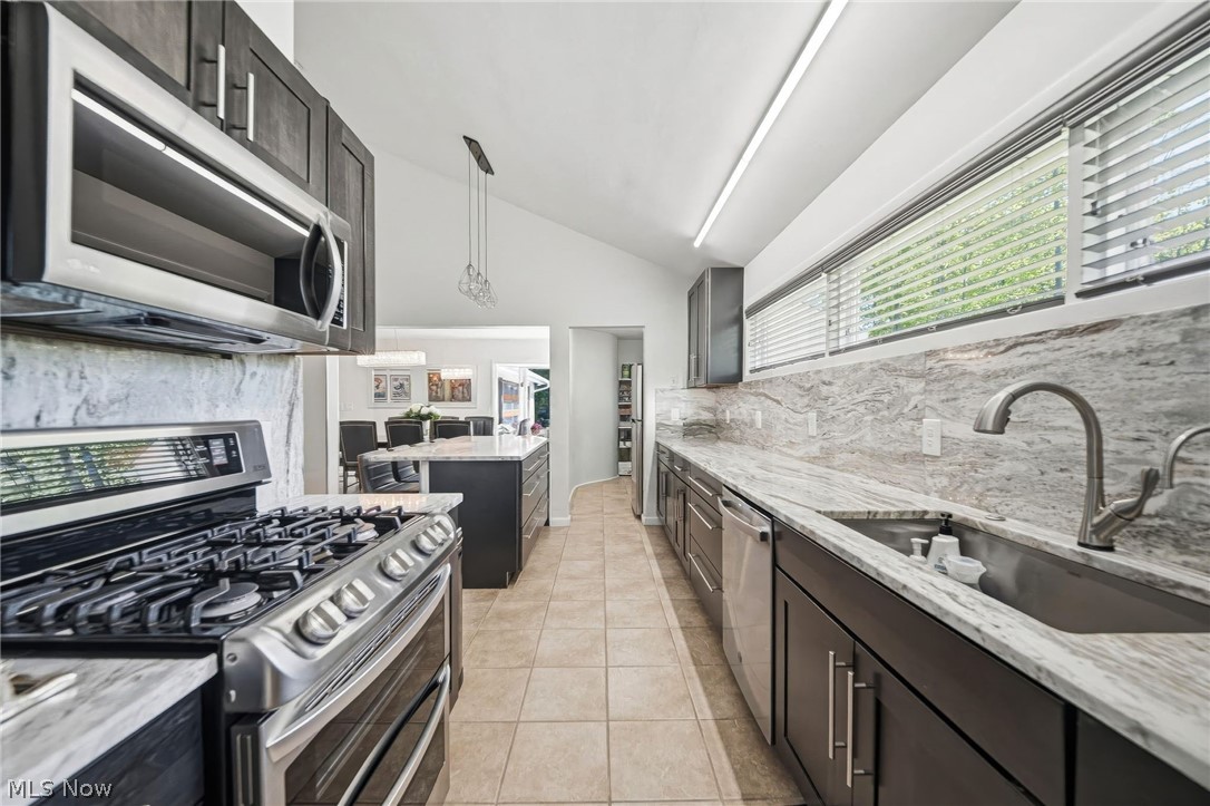 3899 Brainard Road Property Photo 10