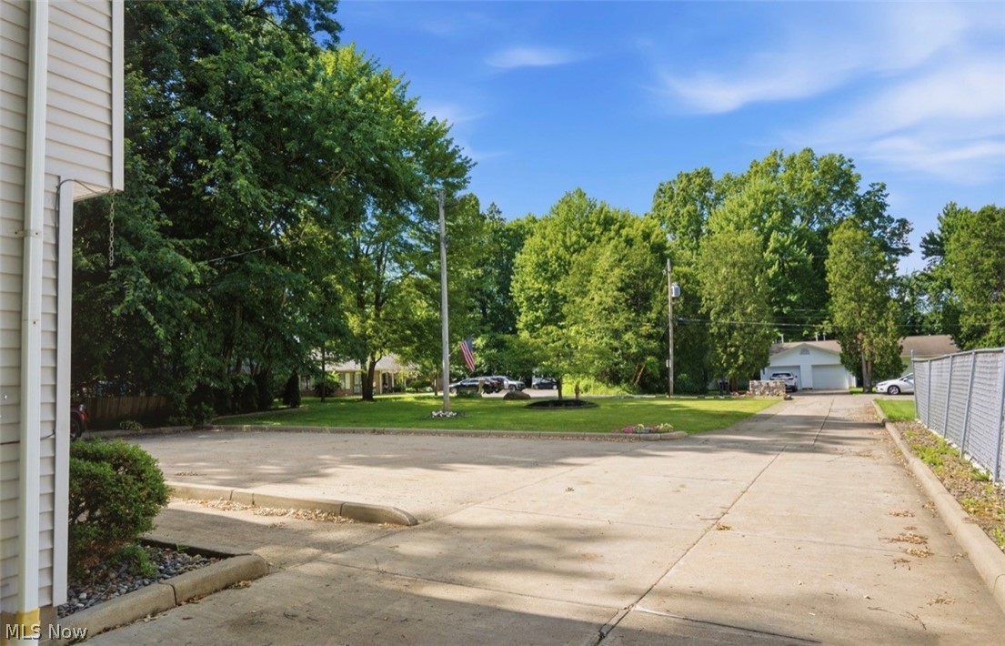 671 Moyer Avenue Property Photo 8