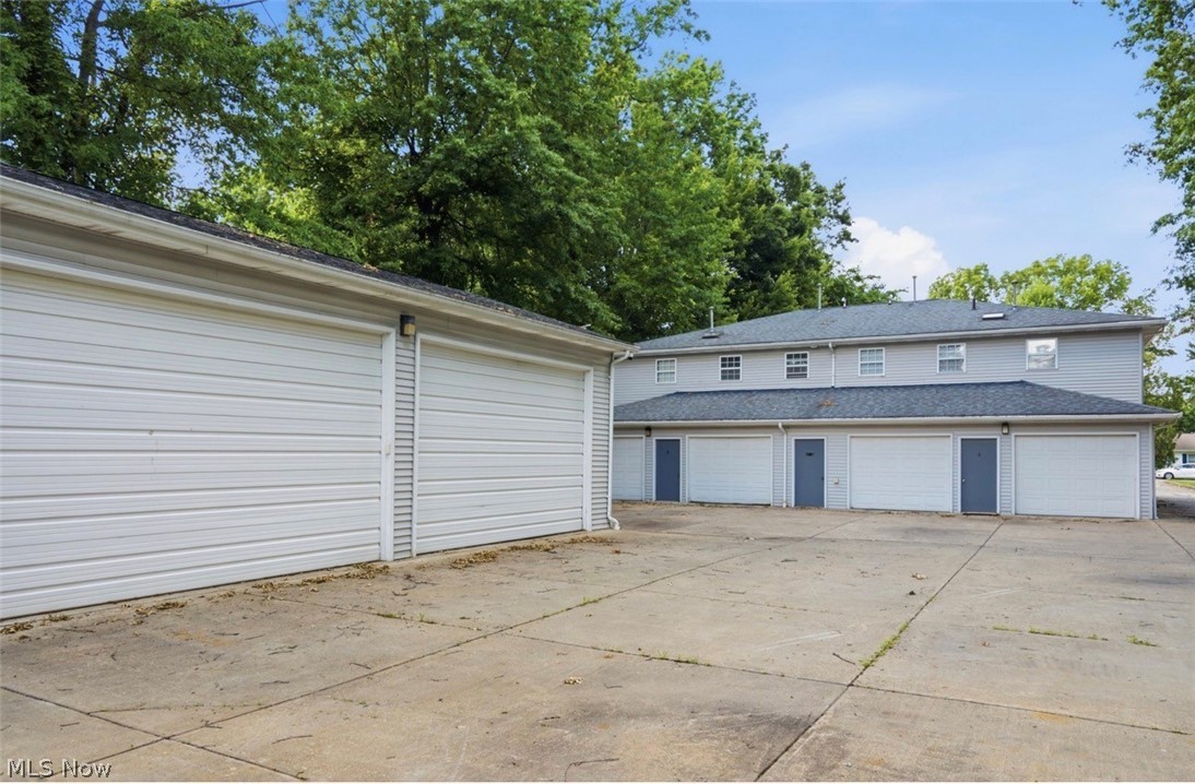 671 Moyer Avenue Property Photo 10