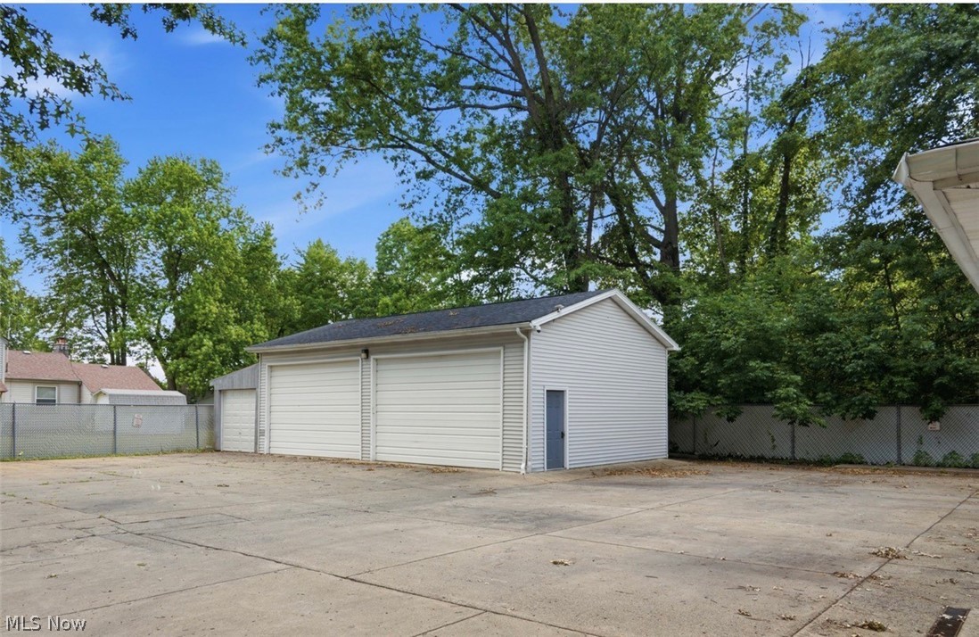 671 Moyer Avenue Property Photo 12
