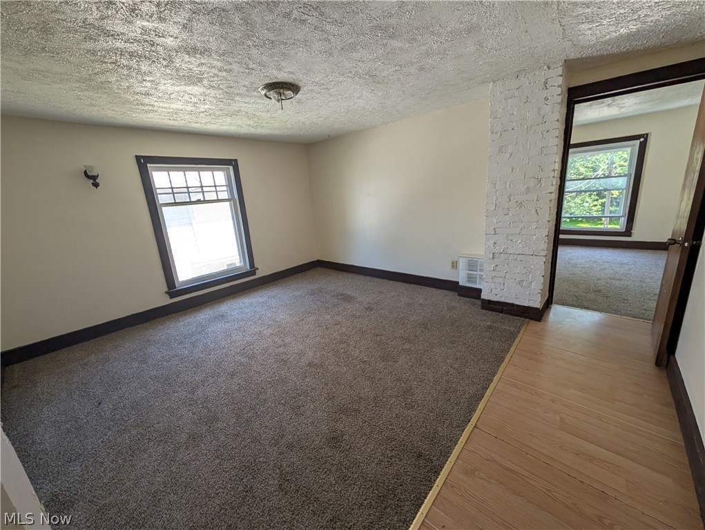 545 W 36th Street Property Photo 4