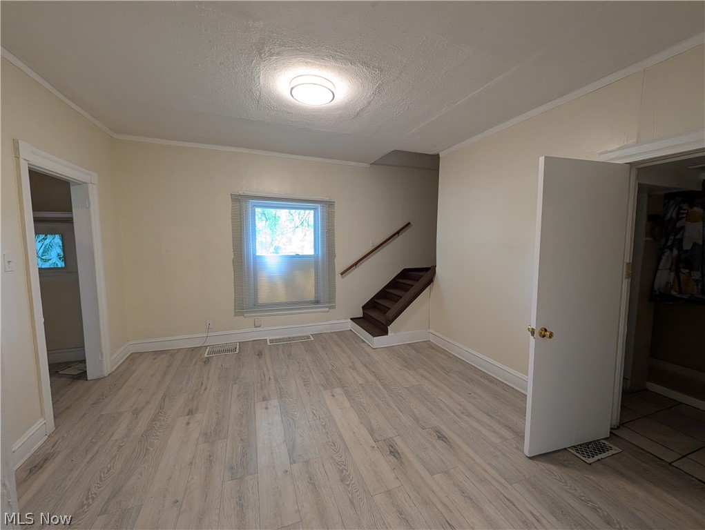 545 W 36th Street Property Photo 5