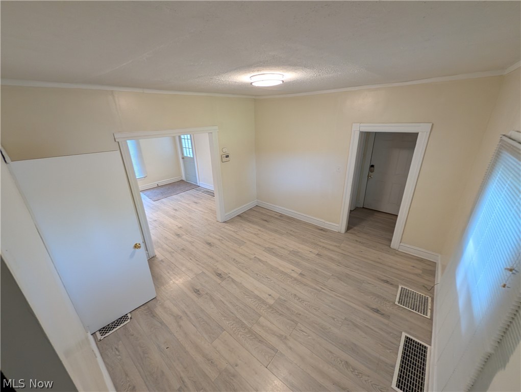545 W 36th Street Property Photo 6