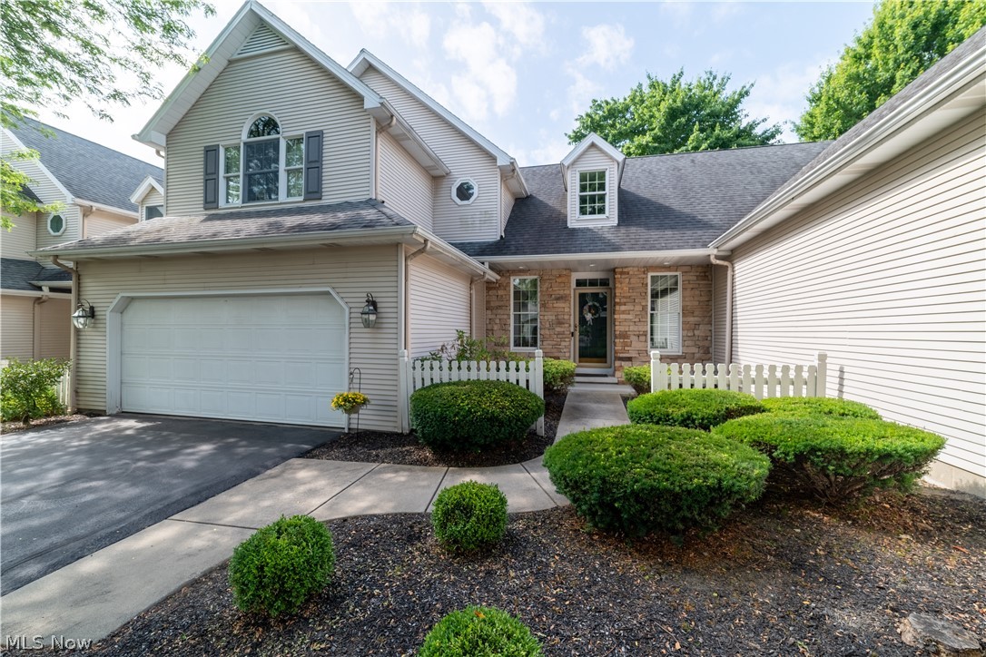 25 Fieldstone Property Photo 1