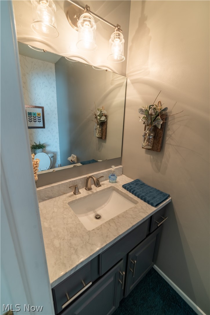25 Fieldstone Property Photo 9