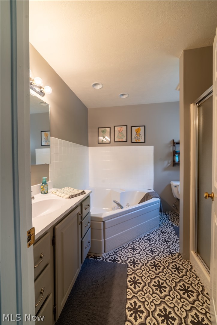 25 Fieldstone Property Photo 17