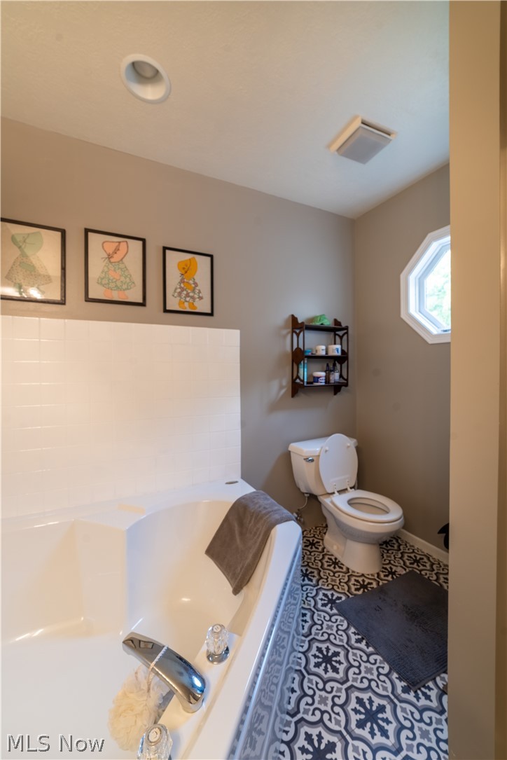 25 Fieldstone Property Photo 18