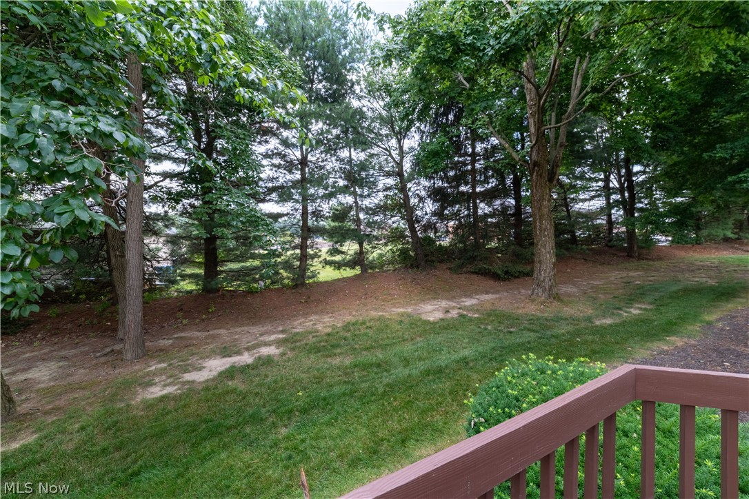 25 Fieldstone Property Photo 28