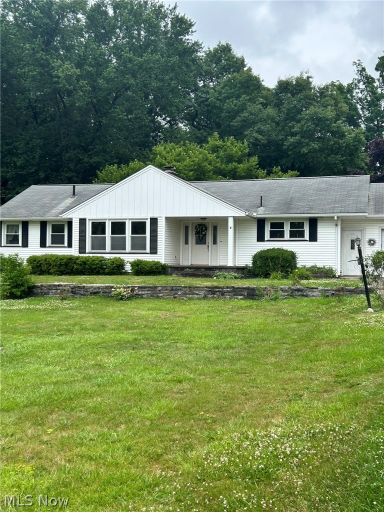 2569 Johnnycake Road Se Property Photo 1