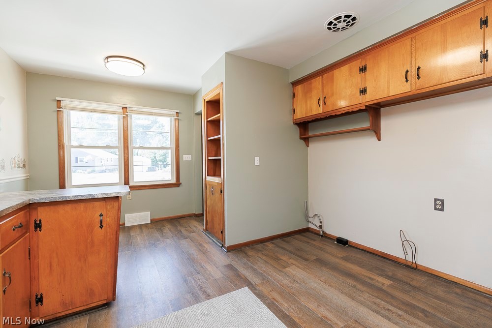 810 E Broad Street Property Photo 10
