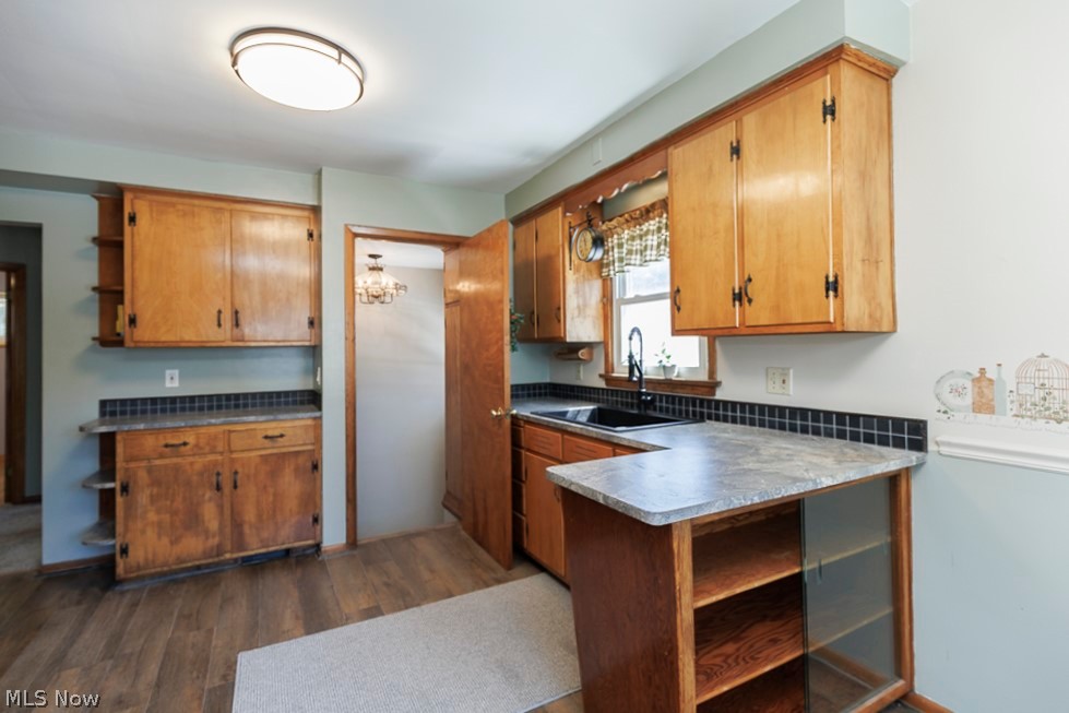 810 E Broad Street Property Photo 11