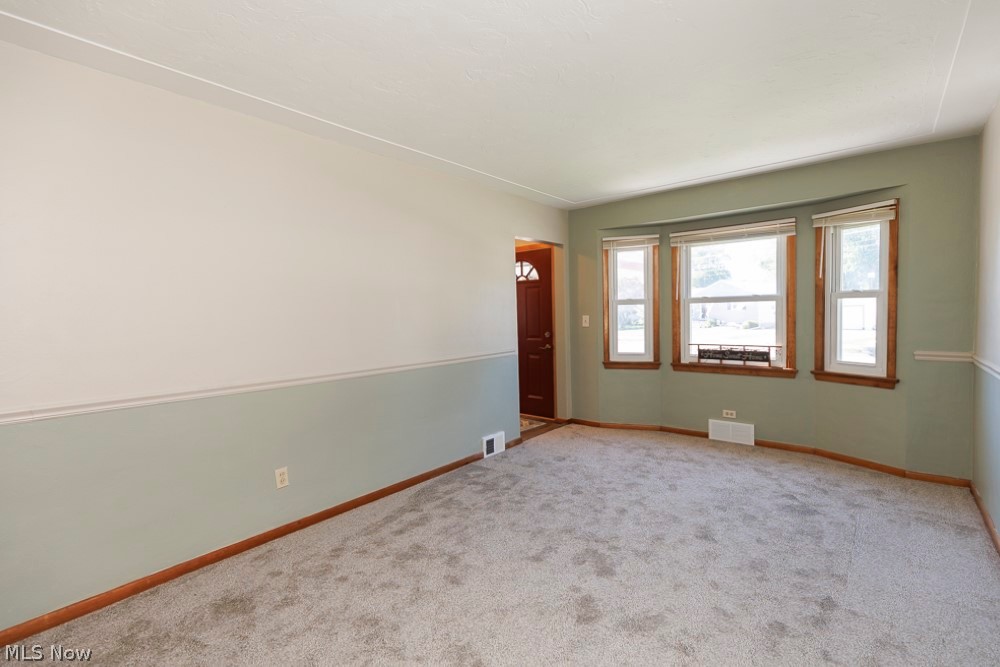 810 E Broad Street Property Photo 15