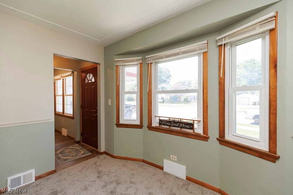 810 E Broad Street Property Photo 17